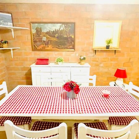 Colorful And Happy Apartment Sukosan - With Parking Екстер'єр фото