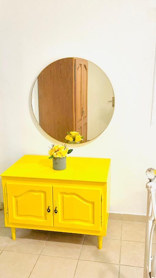 Colorful And Happy Apartment Sukosan - With Parking Екстер'єр фото