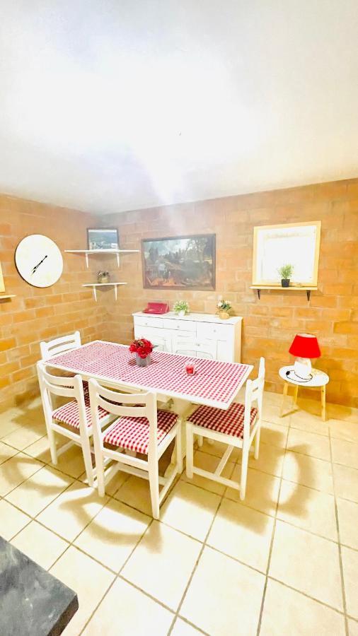 Colorful And Happy Apartment Sukosan - With Parking Екстер'єр фото