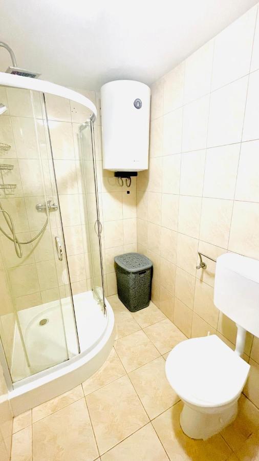Colorful And Happy Apartment Sukosan - With Parking Екстер'єр фото