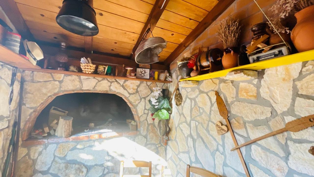 Colorful And Happy Apartment Sukosan - With Parking Екстер'єр фото