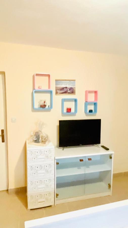 Colorful And Happy Apartment Sukosan - With Parking Екстер'єр фото