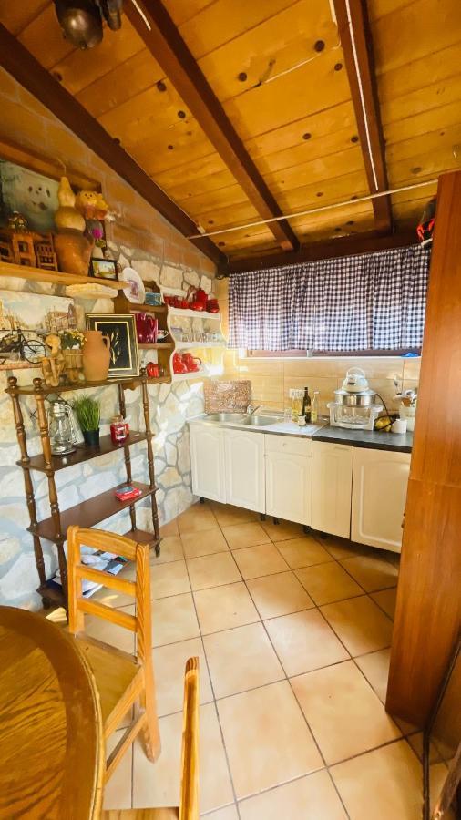 Colorful And Happy Apartment Sukosan - With Parking Екстер'єр фото