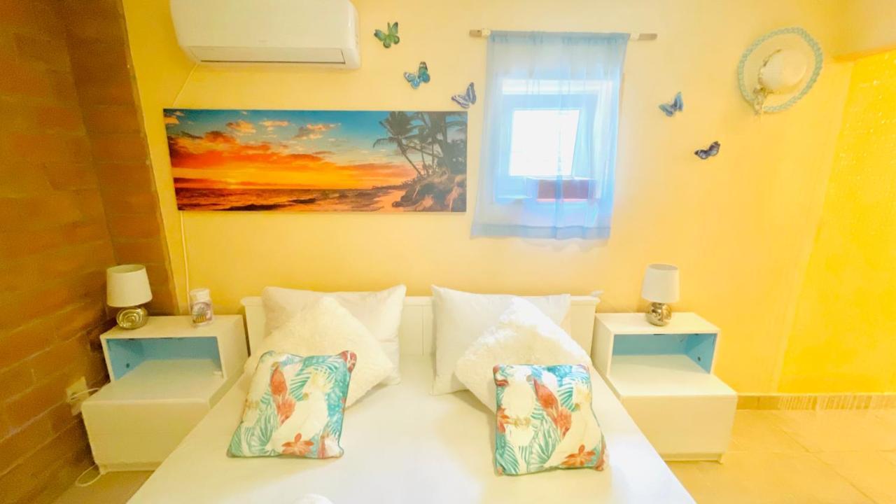 Colorful And Happy Apartment Sukosan - With Parking Екстер'єр фото