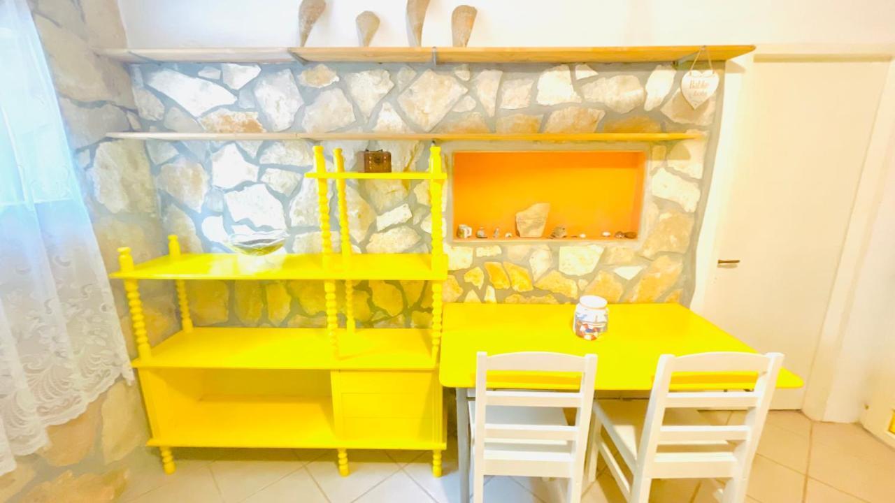 Colorful And Happy Apartment Sukosan - With Parking Екстер'єр фото